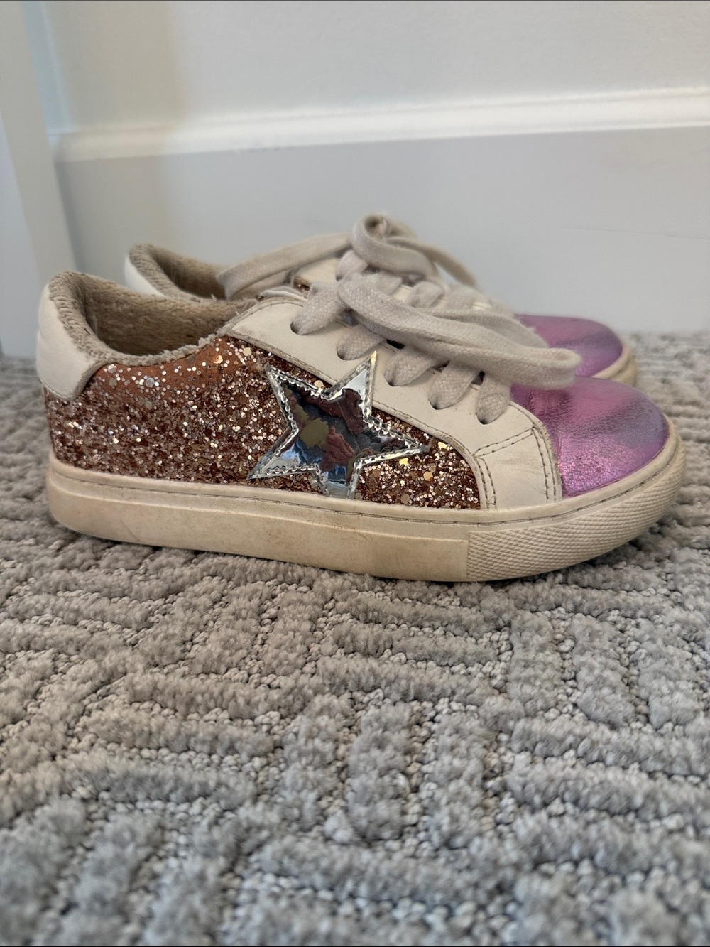 Steve Madden Girls' Glitter Star Lace-Up Sneakers in Rose Gold and Purple